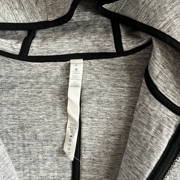 Lululemon size 6 reversible hooded vest. - Picture 4 of 4